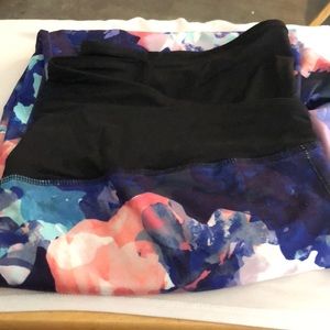 Plus-size maternity capris pants